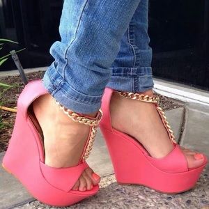 Hot pink wedges with gold chain